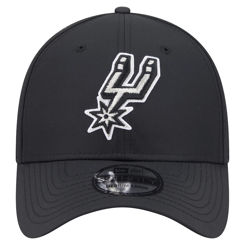 Men's New Era Black San Antonio Spurs Night 39THIRTY Flex Hat