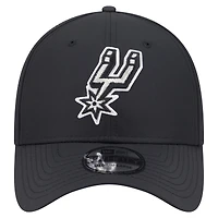Men's New Era Black San Antonio Spurs Night 39THIRTY Flex Hat