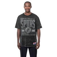 T-shirt New Era noir pour homme, collection rétro San Antonio Spurs, coupe oversize, délavage minéral