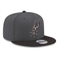 Men's New Era Gray/Black San Antonio Spurs Logo 2-Tone 9FIFTY Snapback Hat