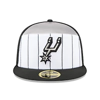 Casquette ajustée New Era 59FIFTY blanche/noire San Antonio Spurs 2025 NBA Tip Off Split Panel pour homme