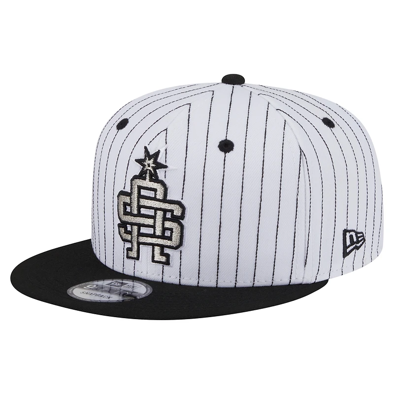 Casquette snapback New Era blanche San Antonio Spurs Deceptor à fines rayures 9FIFTY pour homme