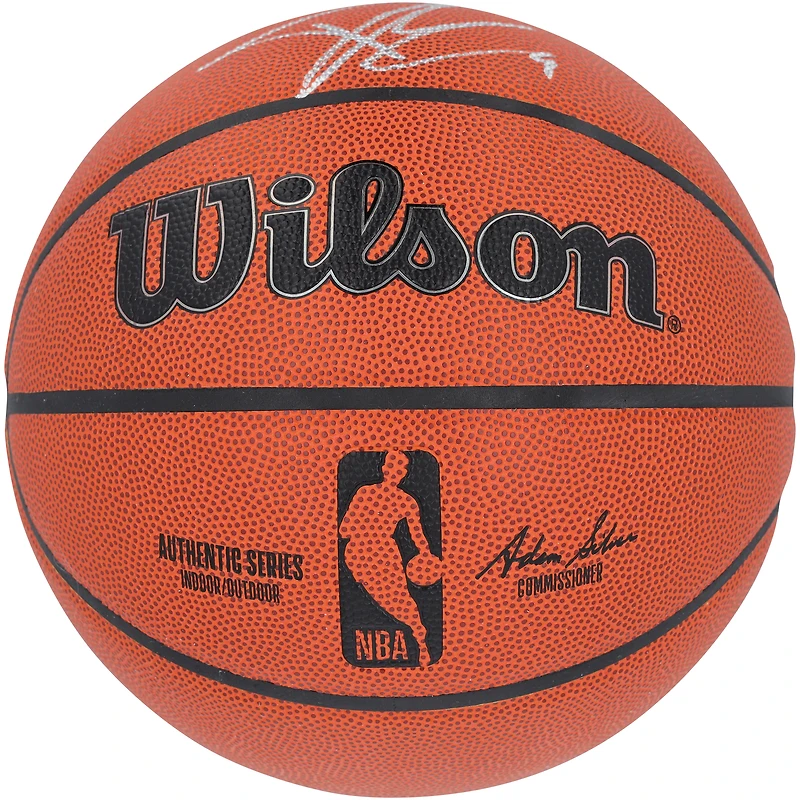 Ballon de basket-ball d'intérieur/extérieur Wilson Authentic Series autographié par Tony Parker San Antonio Spurs