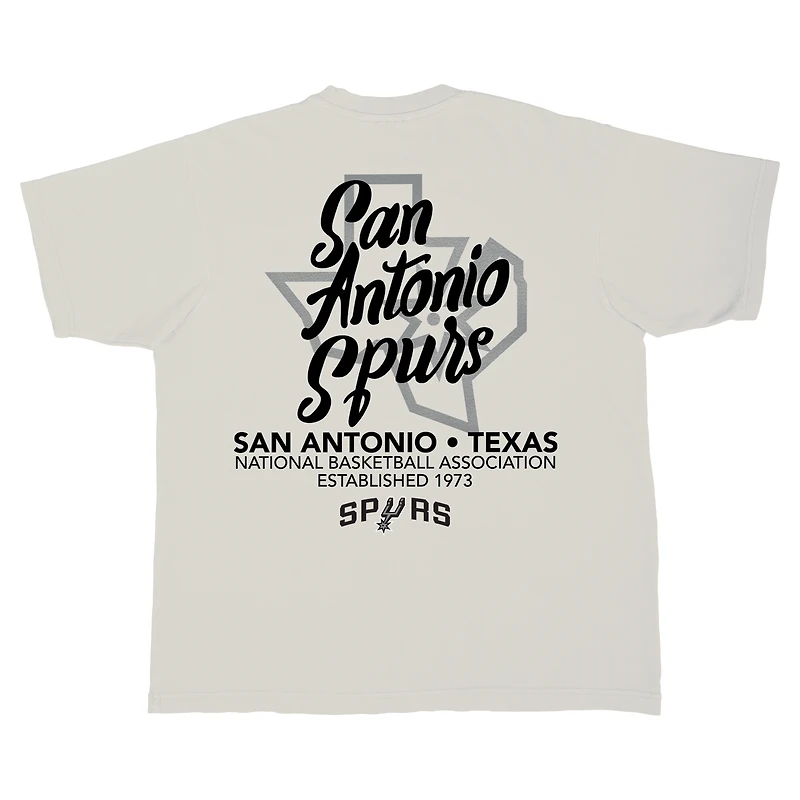 T-shirt unisexe Stadium Essentials crème San Antonio Spurs Wall Script Boxy