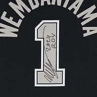 Maillot Swingman Jordan Brand Statement Edition noir dédicacé par Victor Wembanyama des San Antonio Spurs avec inscription « 2024 ROY »