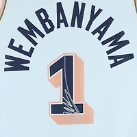 Maillot Nike City Edition Swingman bleu clair dédicacé par Victor Wembanyama des San Antonio Spurs pour la saison 2024-25