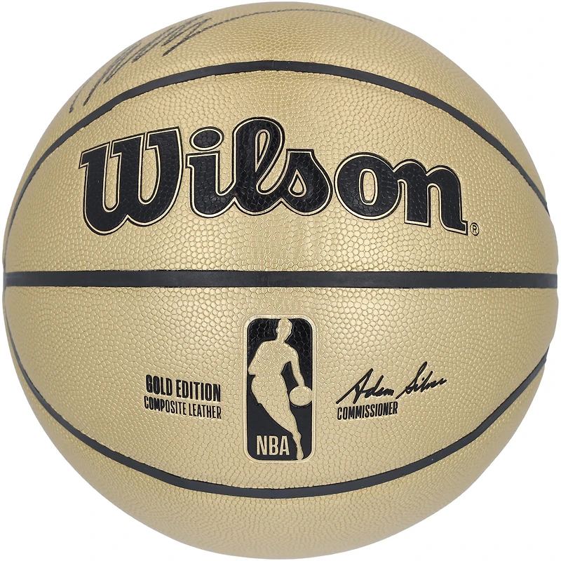 Ballon de basket Wilson Gold Edition autographié par Victor Wembanyama des San Antonio Spurs