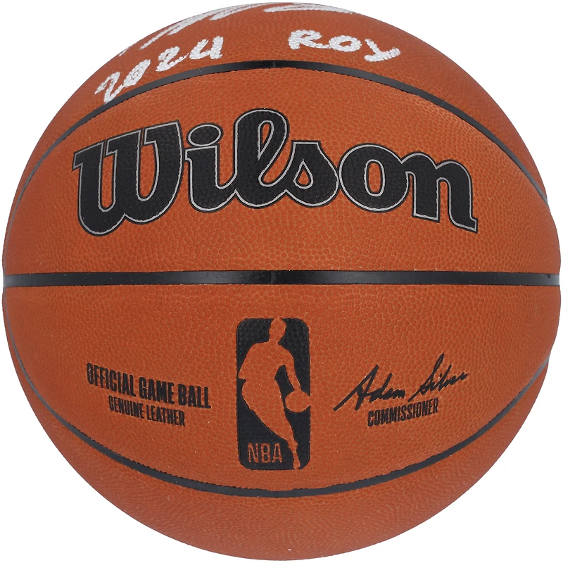V106832 SPURS Victor Wembanyama Ballon de basket officiel dédicacé Wilson des San Antonio Spurs avec inscription « 2024 ROY » Victor Wembanyama AUT BASKETBALL 45397 AUTBALBSK BKLLWE0104 #1