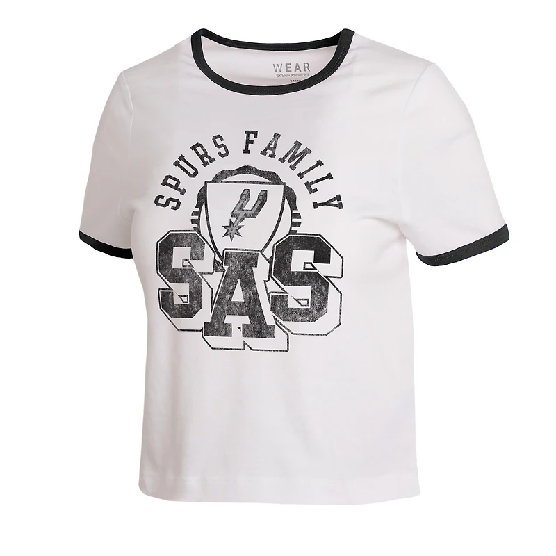 T-shirt court à col rond blanc San Antonio Spurs pour femme de la marque WEAR by Erin Andrews