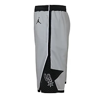 Short Swingman Dri-FIT argenté Jordan Brand San Antonio Spurs Statement Edition pour jeunes