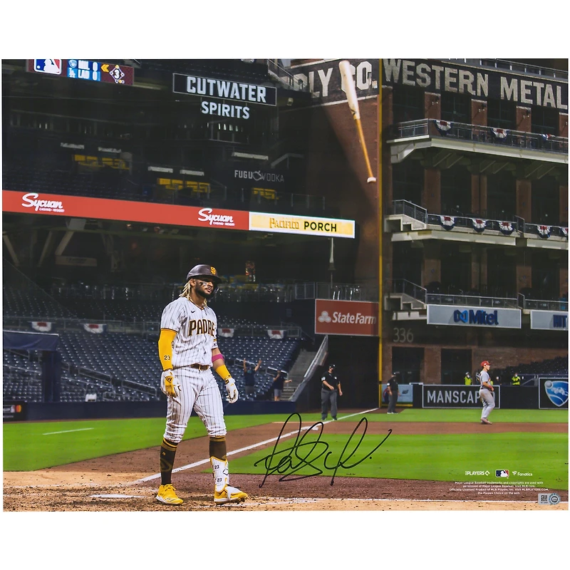 Fernando Tatis Jr. San Diego Padres Dédicacé 16" x 20" Bat Flip Photographie