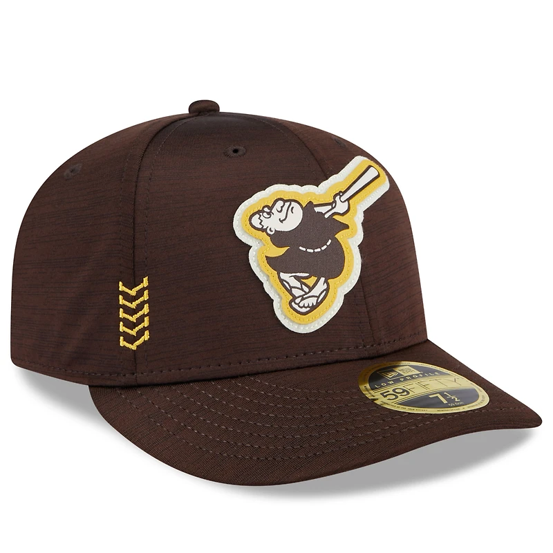 Casquette ajustée 59FIFTY marron New Era pour hommes des San Diego Padres 2024 Clubhouse Low Profile