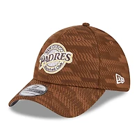 Casquette MLB Clubhouse 39THIRTY Flex marron San Diego Padres 2025 New Era pour homme
