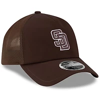 Men's New Era Brown San Diego Padres 2026 Batting Practice Apex 9FORTY Adjustable Trucker Hat