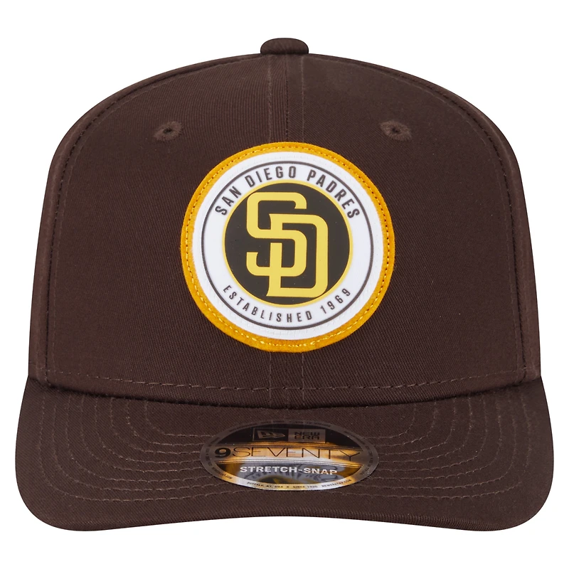 Casquette extensible à bouton-pression New Era marron pour homme avec écusson circulaire 9SEVENTY des Padres de San Diego