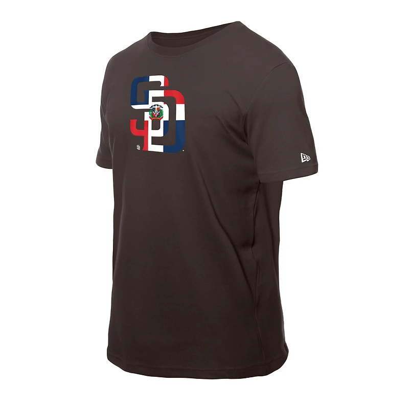 T-shirt marron New Era pour homme avec logo drapeau de la République dominicaine des Padres San Diego