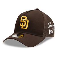 Casquette trucker New Era marron San Diego Padres avec inscription latérale 9FORTY, modèle A-Frame ajustable.