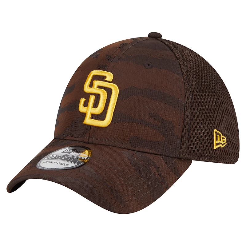 Casquette New Era 39THIRTY Flex marron foncé pour homme, motif camouflage subtil des Padres de San Diego