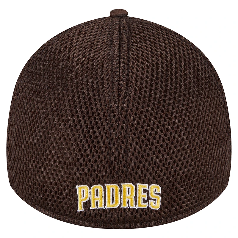 Casquette New Era 39THIRTY Flex marron foncé pour homme, motif camouflage subtil des Padres de San Diego