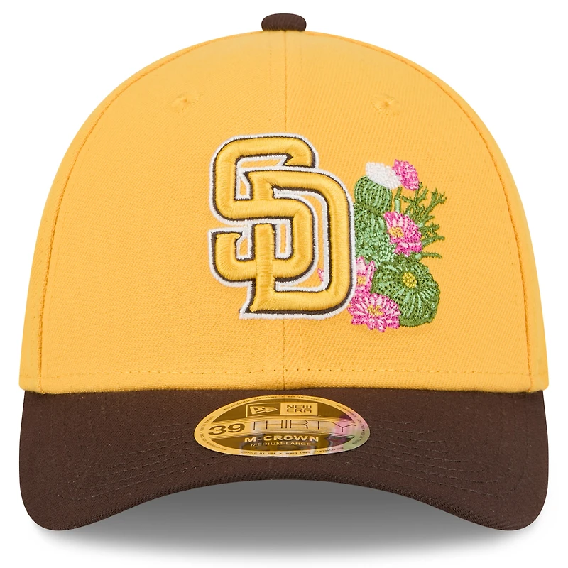 Men's New Era  Gold/Brown San Diego Padres 2026 Spring Training M-Crown 39THIRTY Flex Hat