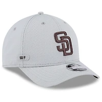 Casquette ajustable MLB Clubhouse 9FORTY M-Crown 2025 San Diego Padres de New Era pour homme, grise
