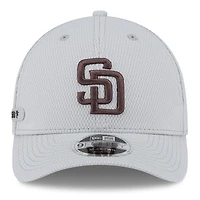 Casquette ajustable MLB Clubhouse 9FORTY M-Crown 2025 San Diego Padres de New Era pour homme, grise