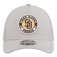 Casquette New Era grise pour homme, modèle 39THIRTY, avec écusson des Padres de San Diego, monture A et couronne perforée.