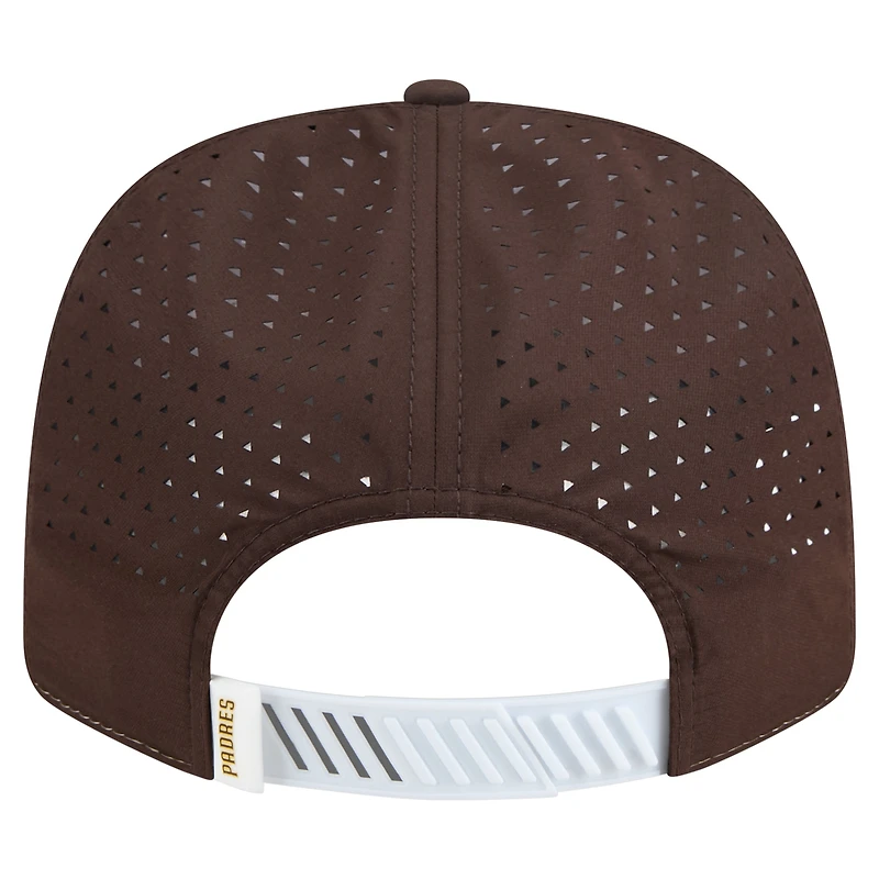Casquette ajustable New Era 9SEVENTY blanche/marron pour homme, motif Established Patch des Padres de San Diego