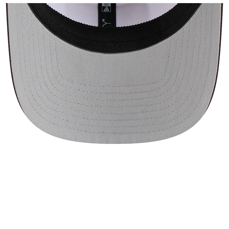 Casquette ajustable New Era 9SEVENTY blanche/marron pour homme, motif Established Patch des Padres de San Diego