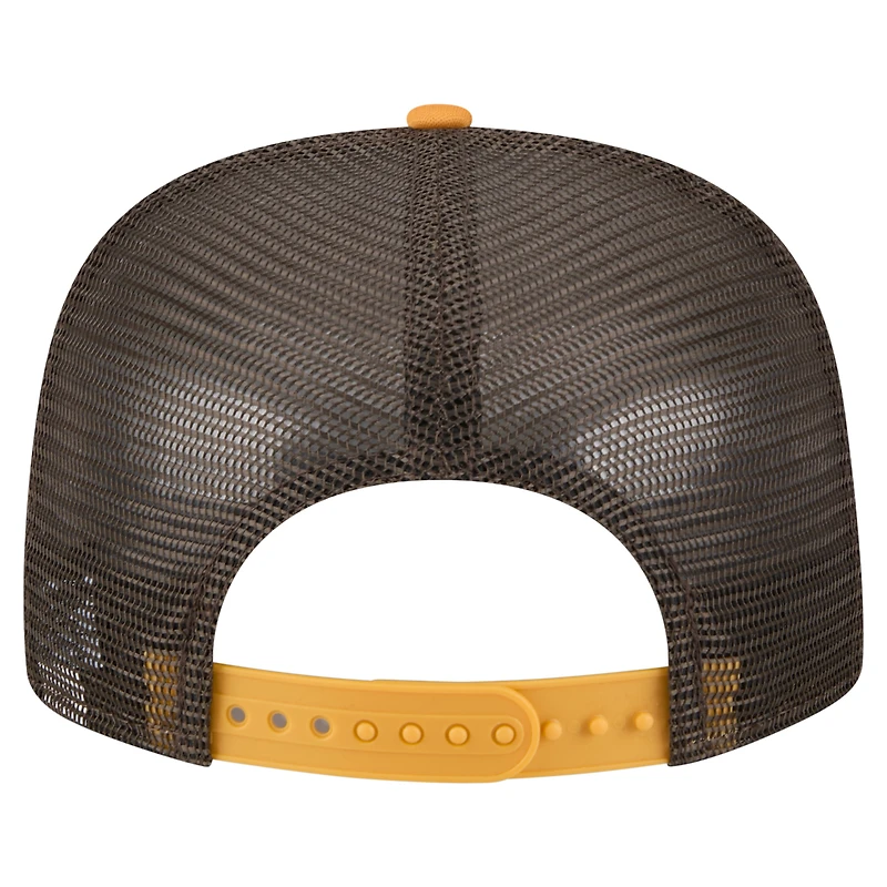 Casquette snapback New Era blanche/dorée pour homme, style camionneur rétro 9FIFTY des Padres de San Diego