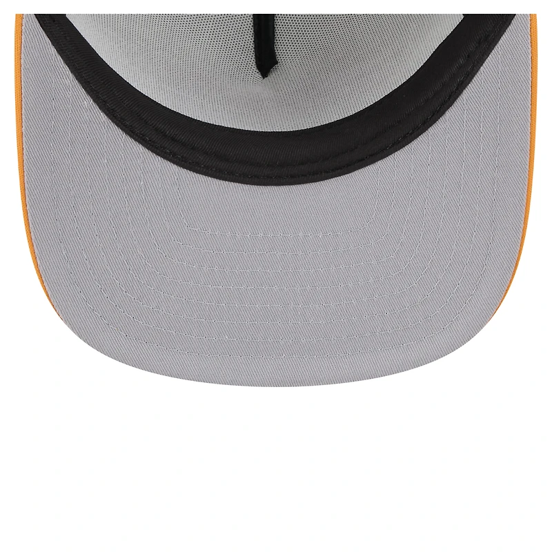 Casquette snapback New Era blanche/dorée pour homme, style camionneur rétro 9FIFTY des Padres de San Diego