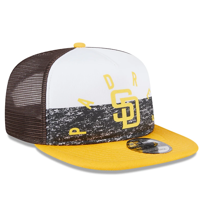 Casquette Snapback 9FIFTY Snapback en mousse sur le devant de l'équipe des San Diego Padres New Era pour hommes, blanc/or