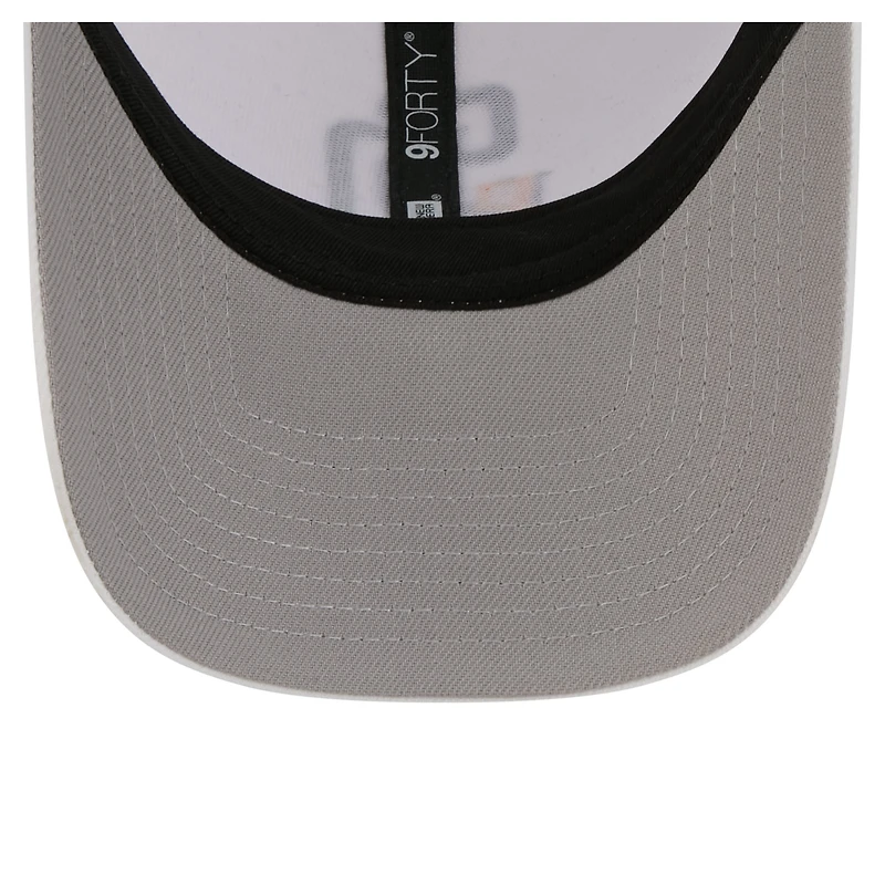 Casquette trucker ajustable New Era 9FORTY blanche à motif drapeau des Padres de San Diego pour homme
