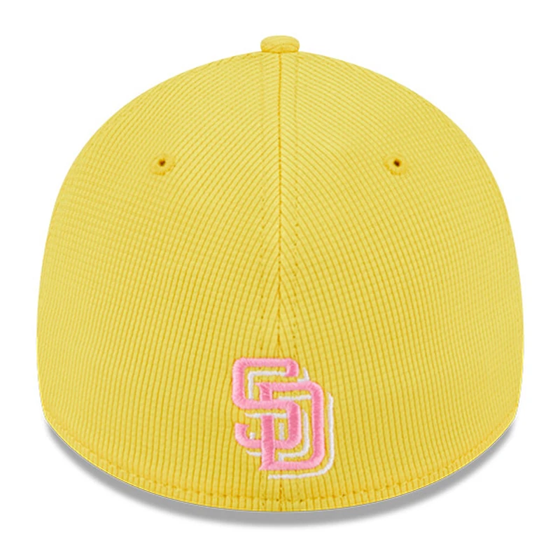 Casquette d'entraînement au bâton City Connect 39THIRTY Flex jaune New Era pour homme, Padres de San Diego