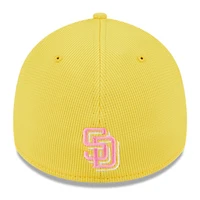 Casquette d'entraînement au bâton City Connect 39THIRTY Flex jaune New Era pour homme, Padres de San Diego
