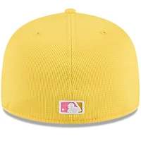Casquette d'entraînement au bâton New Era 59FIFTY jaune City Connect des Padres de San Diego pour homme
