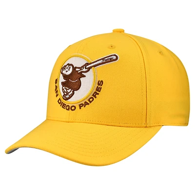 Casquette ajustable unisexe Mitchell & Ness jaune San Diego Padres Basic Coop Pro