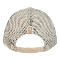 Casquette trucker ajustable New Era pour femme, beige clair, San Diego Padres, écusson ton sur ton 9FORTY M-Crown A-Frame, avec patch M ton sur ton et couronne.
