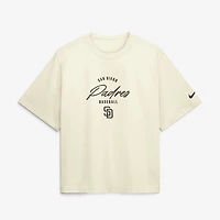 T-shirt Nike Jackson Merrill crème San Diego Padres Premium Essentials Boxy avec nom et numéro pour femme