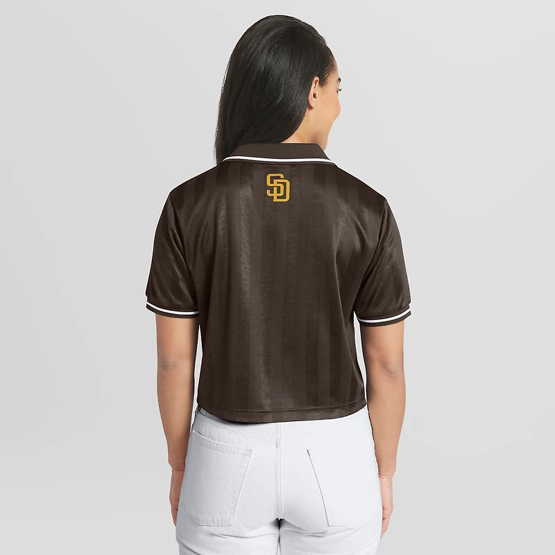 Polo court à col en V San Diego Padres de la marque WEAR by Erin Andrews Brown pour femmes