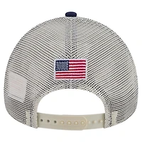 Casquette trucker New Era blanche et marine San Diego Weekend Race the Base pour homme, modèle 9FORTY à monture A ajustable.