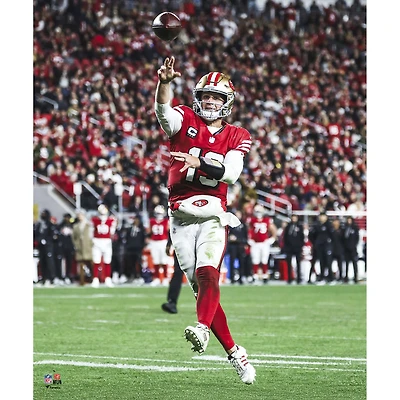 Brock Purdy San Francisco 49ers Unsigned 2025 Week 17 Touchdown Pass vs. Chicago Bears Photograph