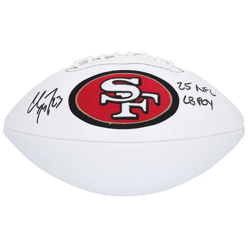 Ballon de football américain Wilson White Panel autographié par Christian McCaffrey des 49ers de San Francisco, avec inscription « 25 NFL CBPOY ».