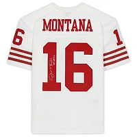 Maillot blanc Mitchell & Ness Legacy autographié par Joe Montana des 49ers de San Francisco, avec inscription « HOF 00 ».
