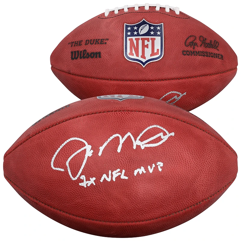 Ballon de football américain Wilson Duke en couleur, autographié par Joe Montana des 49ers de San Francisco, avec inscription « 2x MVP de la NFL ».