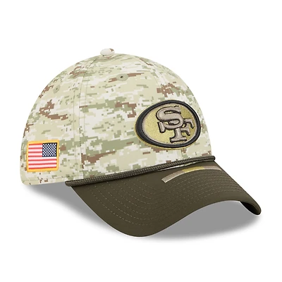 Casquette New Era 39THIRTY Flex camouflage/vert foncé pour homme des San Francisco 49ers 2025 Salute to Service