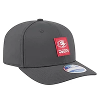 Casquette ajustable New Era 9SEVENTY pour homme, couleur anthracite, San Francisco 49ers, collection 2025, idéale pour les temps froids.