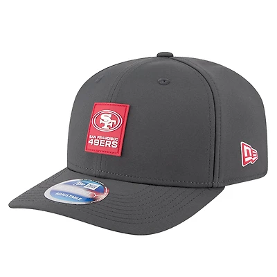 Casquette ajustable New Era 9SEVENTY pour homme, couleur anthracite, San Francisco 49ers, collection 2025, idéale pour les temps froids.