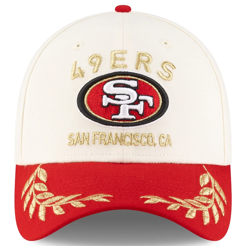 Casquette New Era 39THIRTY Flex crème/écarlate pour homme des San Francisco 49ers, draft NFL 2025