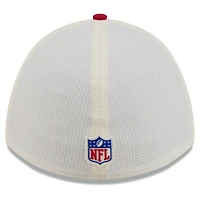 Casquette New Era Flex crème/écarlate pour homme, San Francisco 49ers, camp d'entraînement NFL 2026, modèle 39THIRTY M-Crown